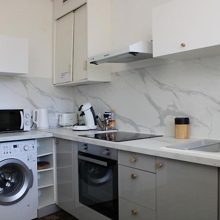 Superbe Appartement Avec Parking Sur Place Ним Екстериор снимка