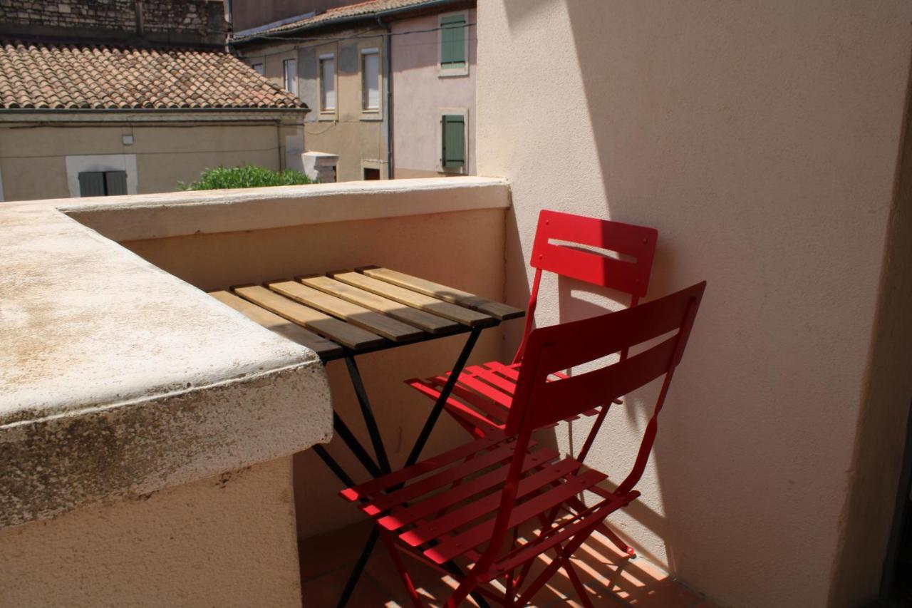 Superbe Appartement Avec Parking Sur Place Ним Екстериор снимка