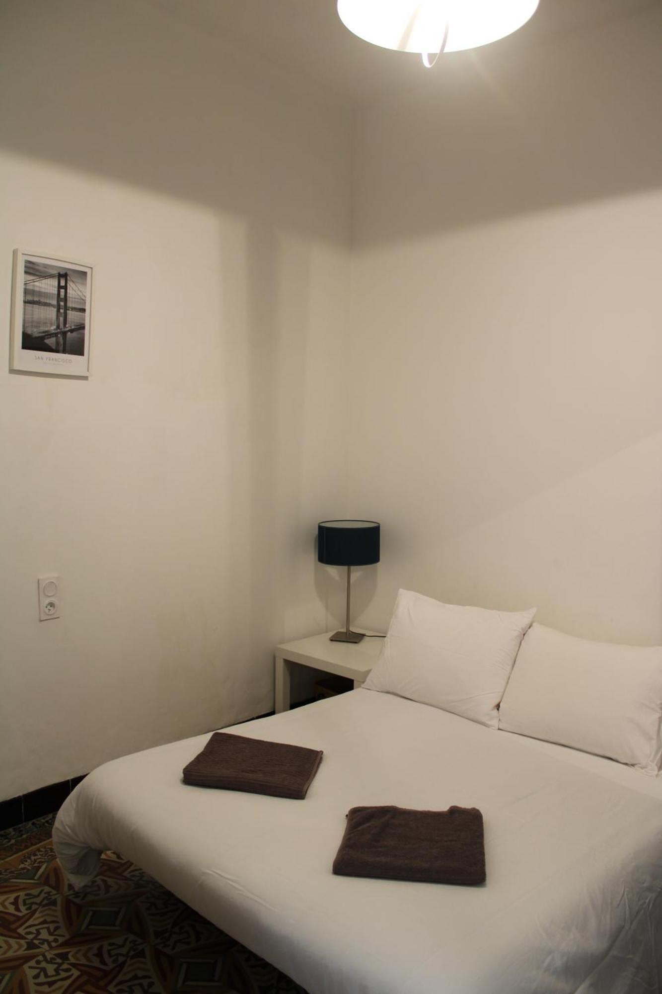 Superbe Appartement Avec Parking Sur Place Ним Екстериор снимка